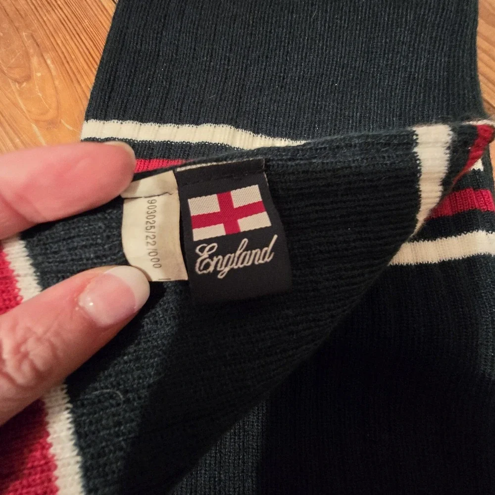 England Scarf‎ Logo 56